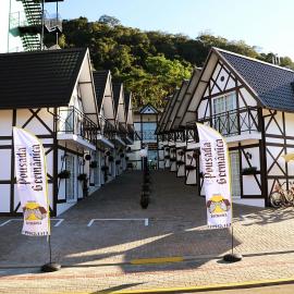 POUSADA GERMÂNICA โรงแรมในมาร์เซลิโน เฮอโมส