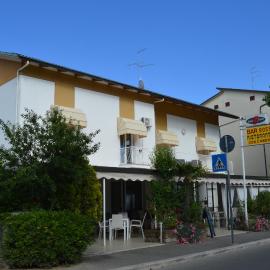 Pensione Rossi, hotel in Cervia