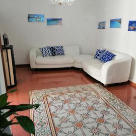 Casa Centro, hotel u gradu Favinjana
