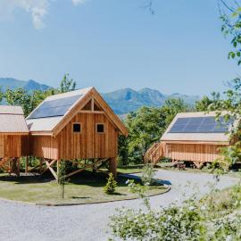 Les cabanes du Dauphiné, hotel in Gap