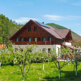 LIVADA AMELY, hotel a Galeş