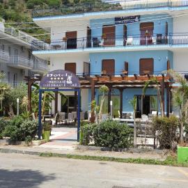 Hotel Chrismare Taormina, ξενοδοχείο σε Mazzeo