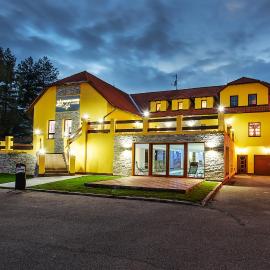 Wellness Pension AniLife, ξενοδοχείο σε Číměř