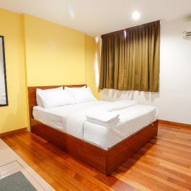 Lux Hotel, Hotel in Teluk Intan