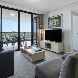 Oaks Brisbane Aurora Suites، فندق في بريزبين