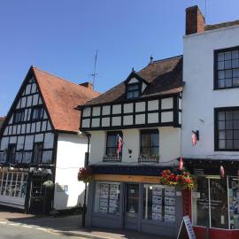 Stylish 3 bedroom apartment, hotel in Upton upon Severn
