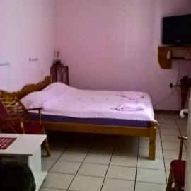 Sobe Rooms Szobák Zimmer KIS, hotel v mestu Palić