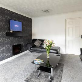 CAPRI 13 SA - 3 Bedroom House close to Loughborough University, EV car facilities, Free Parking, Free Wifi - Ask for contractor rates!, ξενοδοχείο σε Loughborough
