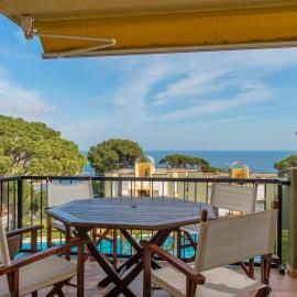 C-5 CALELLA DE PALAFRUGELL 5 PAX, готель у місті Калелья-де-Палафружель