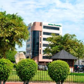 Hotel Castell - Cerca Del Aeropuerto โรงแรมในกวายากิล
