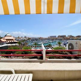 Home Out Luxury Marina Apartment - 2 Bedrooms Sea View, hotel in Vilamoura