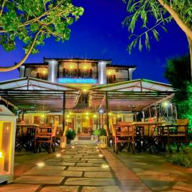 Pegasus Hotel & Coastal Cafe, ξενοδοχείο στα Καλά Νερά