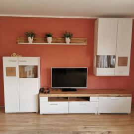 Gemütliche 90 qm Wohnung in Saarburg, zentral gelegen, Garten mit Aussicht, separater Eingang, отель в городе Саарбург