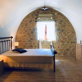 Kamares Stone House 1, hotel a Yerolimin