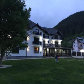 Pensiunea Edelweiss, hotel en Voineasa