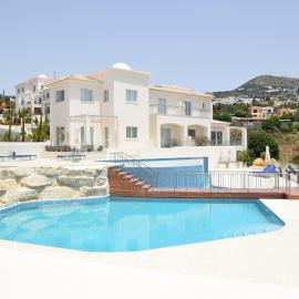 Tala Luxury apartments with pool by Raise, hotel din Tala