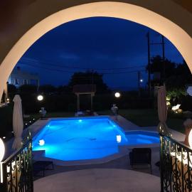 Villa VS, hotel u gradu Vathí