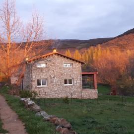 casa sierra avellaneda avila, ξενοδοχείο σε Avellaneda
