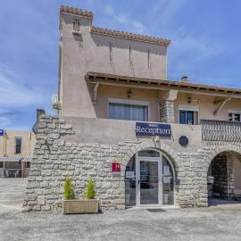 Hôtel Vila, hotel u gradu Frontinjan