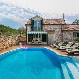 Holiday Home in Marina near Beaches