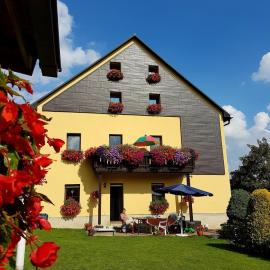 Ferienwohnungen "Am Schlössel"