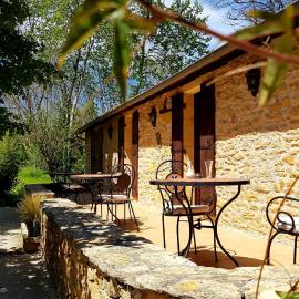Les Filolies – hotel w mieście Saint-André-dʼAllas