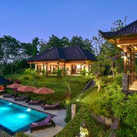 VILLA CAHAYA Perfectly formed by the natural surrounding and Balinese hospitality