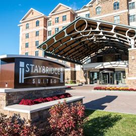 Staybridge Suites Albany Wolf Rd-Colonie Center by IHG, hótel í Albany