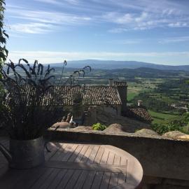 Chez Marius Gordes Vue panoramique sur luberon