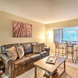 Pool Access & Private Deck: Condo in Sedona، فندق في سيدونا
