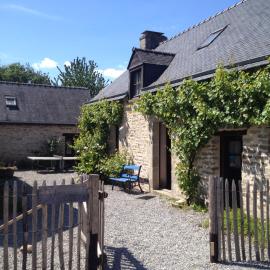 Gîtes calmes écologiques, hotel a Saint-Symphorien