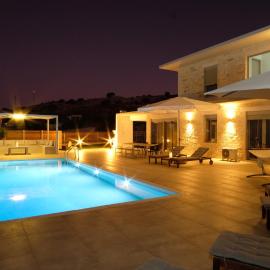 Eva Villas East, with infinity pool & and panoramic sea view, Hotel in Gerani