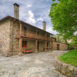 Casa Bouza, hotel en Becerreá