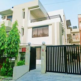 Hotel Akash Palace, hotel in Noida