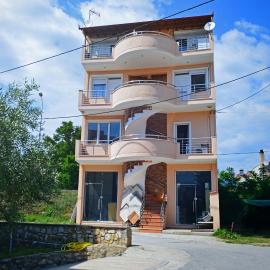 Luxury Dream House, מלון בלימנריה