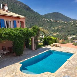 Vue mer & piscine T2 climatisé à Cavalaire, hotel in Cavalaire-sur-Mer