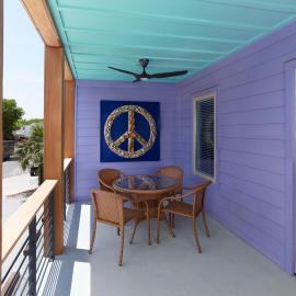 Folly Vacation Great Location, Super Cute & Spacious Apt B, hotel in Folly Beach
