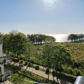 Nowoczesny, rodzinny apartament z widokiem na morze, hotel in Puck