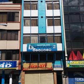 Nápoles Emperador II: Ambato'da bir otel