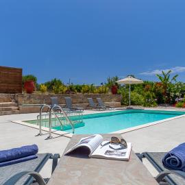 Trialonia Luxury Villa, hotel in Kissamos