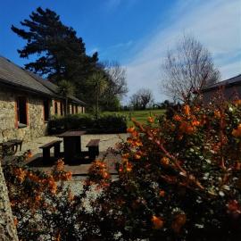 Moneylands Farm Self-Catering Apartments, khách sạn ở Arklow