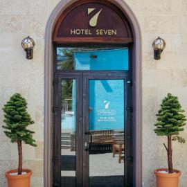 7 Boutique Hotel, hotel in Ustʼ-Kamenogorsk
