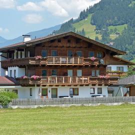 Ferienwohnungen Johanna, hotel in Schwendau