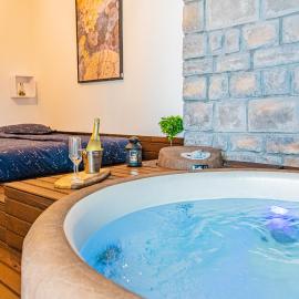 Jacuzzi - Flexible SelfCheckIns 20 - Zagreb - Luxury - Garage - Smart - Brand New - Apartments Repinc