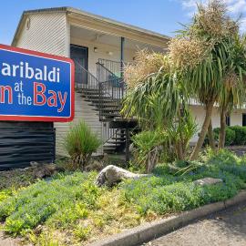 Garibaldi Inn at the Bay: Garibaldi şehrinde bir otel