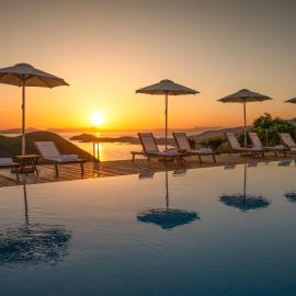 Ninemia Luxury Residence, hotel v mestu Perdika