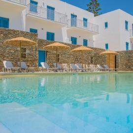 Ostria Hotel & Apartments, מלון בגאווריון