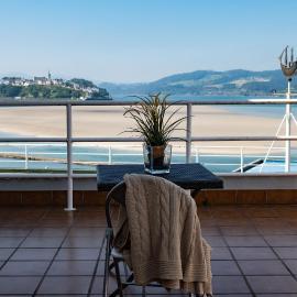HOLIDAY HOMES Figueras AT, хотел в Кастропол