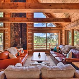 Quiet Guffey Getaway w/ Private Deck, Pond & Canoe, hotel sa Guffey