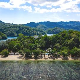 White Sands Beach Resort Lembeh, hotel di Bitung